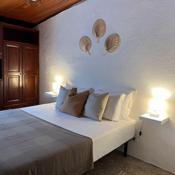 Historic Downtown Home By The Sea With King Bed มอนเตรอสโซ อัล มาเร ภายนอก รูปภาพ